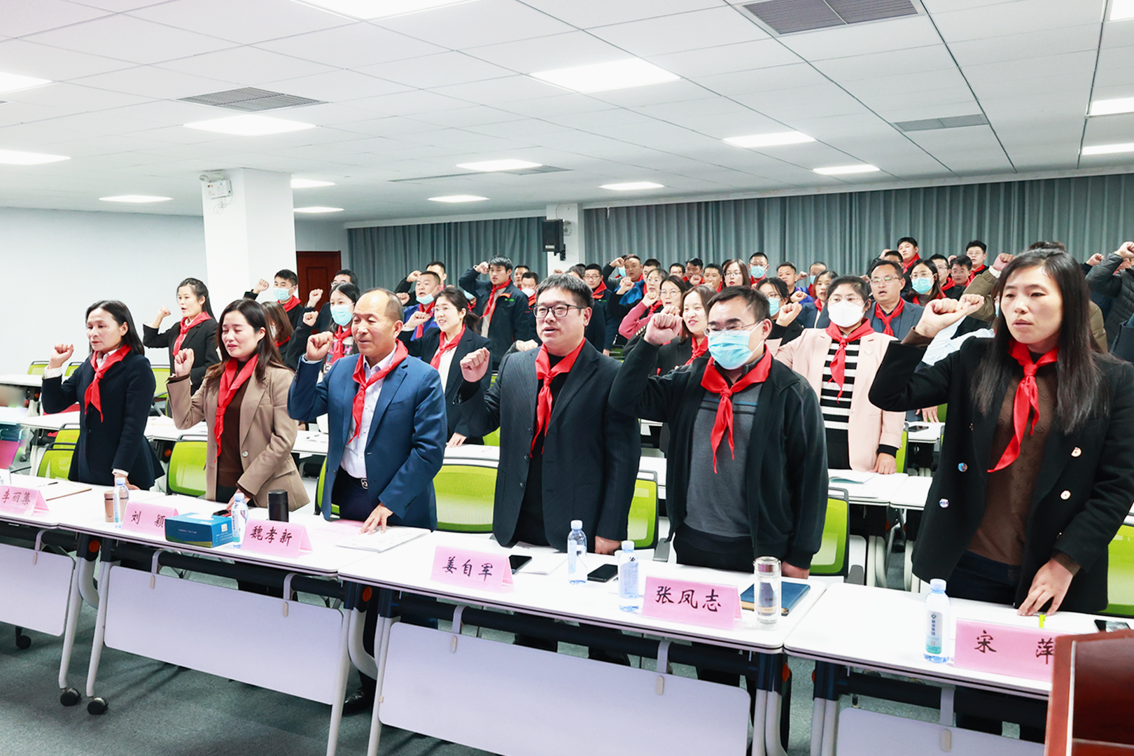 锻钢淬火 砥砺深耕！新港商学院首届干部班正式启动